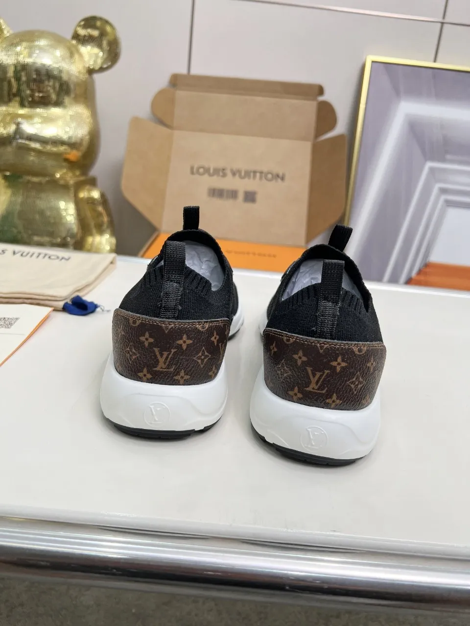 Men's Men's Shoes💰540 Men's and Women's LV Olym Men's Shoes💰ia sneakers are knitted technical fabric body with Monogram canvas trim, elastic laces and pull tabs for easy on and off, and light outsoles embellished with Monogram flowers for a comfortable and elastic wearing experience. Knitted technical fabric shoelaces, Louis Vuitton elements 35-45 (34*45*46* custom-made, non-refundable and non-exchangeable)